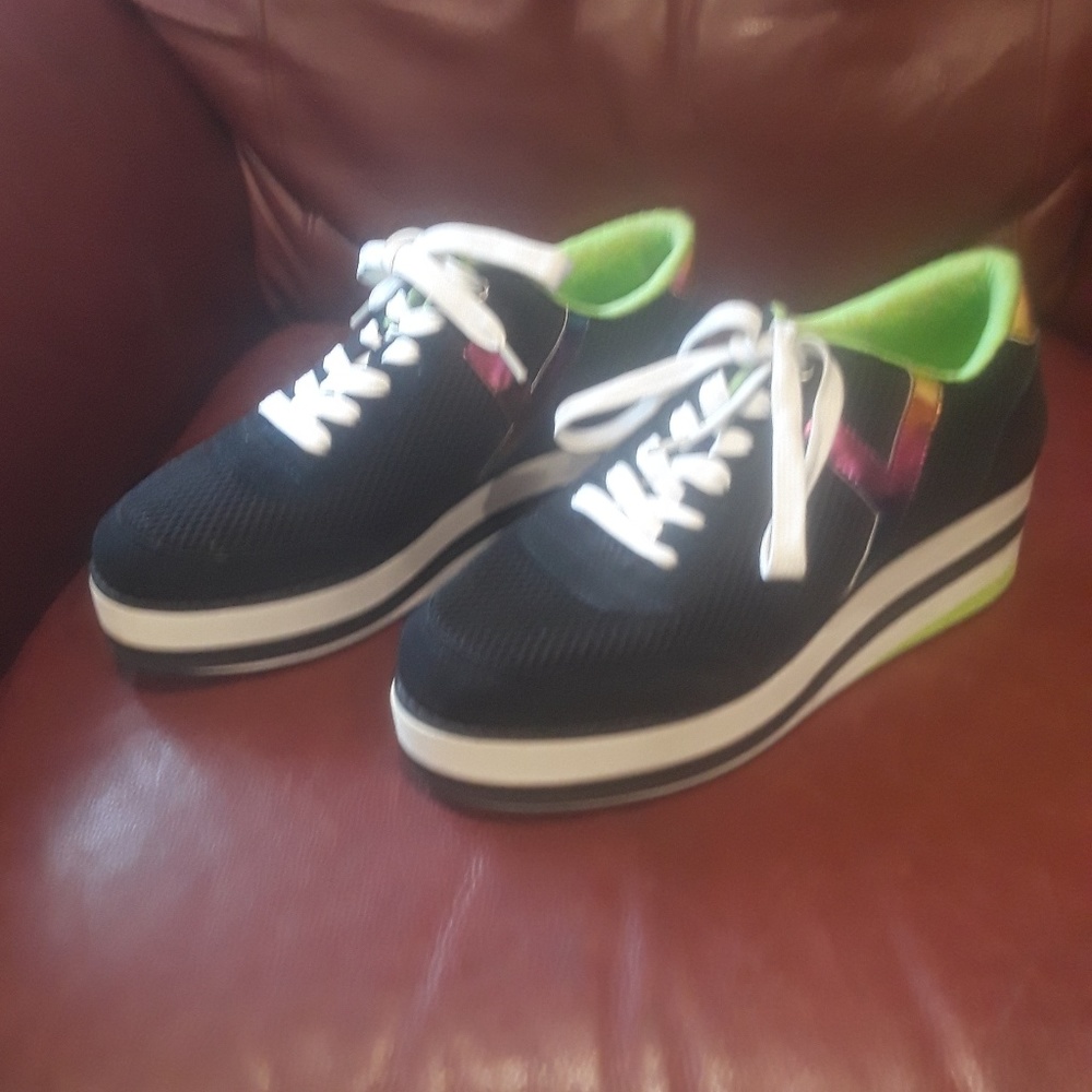 YRU Platform Shoe - Like New
